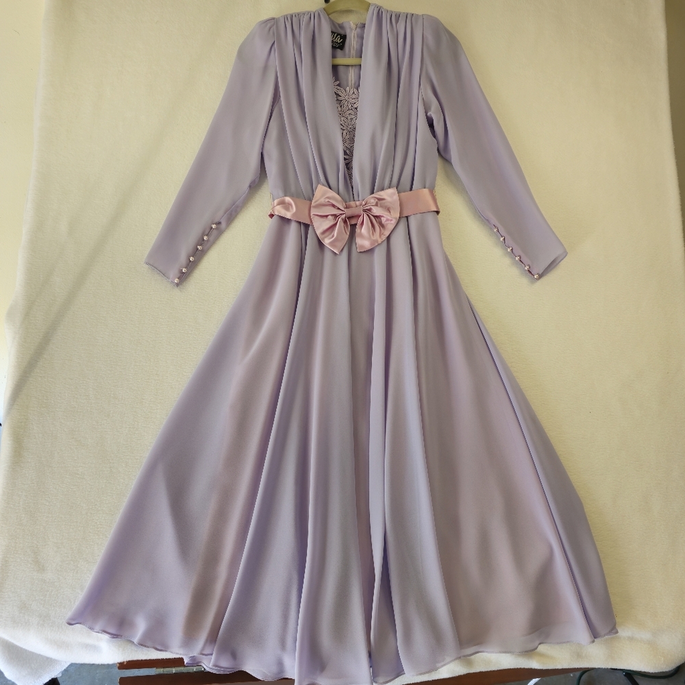 Ursula‎ Of Switzerland Vintage  Elegant Lavender Dress, Pink Bow. Size 4 Petite